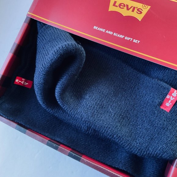 LEVI'S Men's "Beanie & Scarf" Boxed Gift Set NIB - Picture 2 of 4